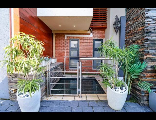 5 BEDROOM HOUSE FOR SALE IN COPPERLEAF ESTATE